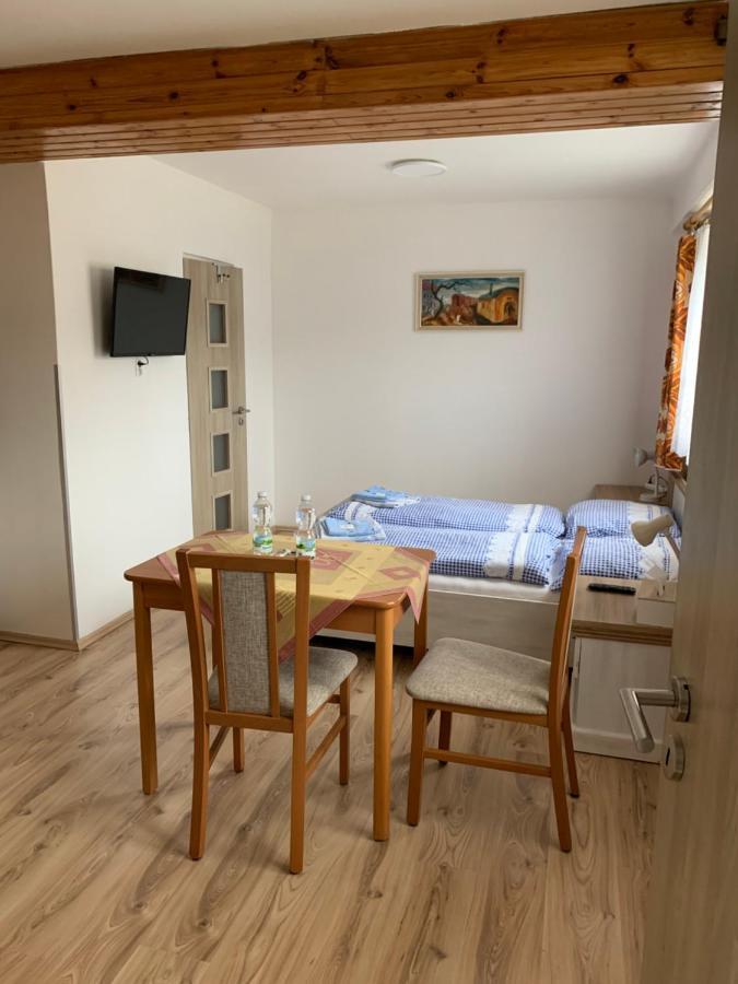 Апартаменты Privat Zelezny Brod Экстерьер фото